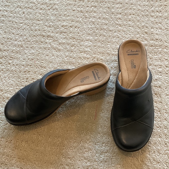 Leather Clogs by Clark’s! Fall shoe! - Picture 3 of 3